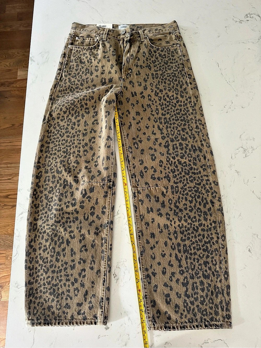 Citizens of Humanity Leopard Print barrel-leg Jeans size 27 New with tags